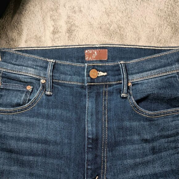 MOTHER The High Waisted Swooner Ankle Fray Jeans in Taxi Wash 27 - Picture 9 of 16